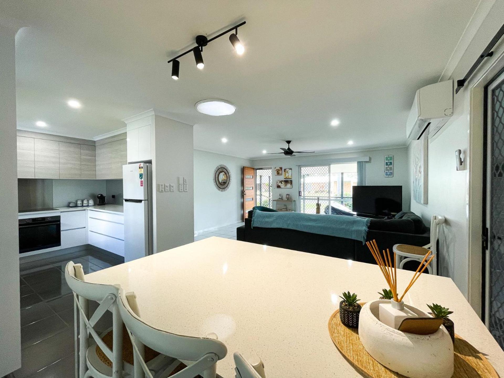Beach House On Burrum- Close To Beach- 3Br- Wifi-Foxtel วูดเกท ภายนอก รูปภาพ